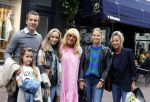 Alkmaar 7 juli 2022
Mary Borsato viert haar 77e verjaardag in eetcafe Pluim in Alkmaar.
Oa aanwezig Sylvana Borsato Romy Omtzigt Jacky Omtzigt Luca Borsato Jada Borsato Marco Borsato en Senna Borsato.