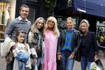 Alkmaar 7 juli 2022
Mary Borsato viert haar 77e verjaardag in eetcafe Pluim in Alkmaar.
Oa aanwezig Sylvana Borsato Romy Omtzigt Jacky Omtzigt Luca Borsato Jada Borsato Marco Borsato en Senna Borsato.