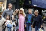 Alkmaar 7 juli 2022
Mary Borsato viert haar 77e verjaardag in eetcafe Pluim in Alkmaar.
Oa aanwezig Sylvana Borsato Romy Omtzigt Jacky Omtzigt Luca Borsato Jada Borsato Marco Borsato en Senna Borsato.