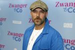 Amsterdam 25 juni 2022
Premiere zwanger en Co in Tuschinski .
Matteo v d Grijn met partner