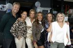 Amsterdam 26 juni 2022
Presentatie nieuwe lijn van Patty Brard en het kruitvat bij de borrelbar. Patty Brard Maureen du Toit Anouk Smulders Selma v Dijk Victor Brand en Gallyon v Vessem