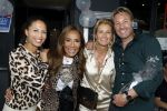 Amsterdam 26 juni 2022
Presentatie nieuwe lijn van Patty Brard en het kruitvat bij de borrelbar. Patty Brard Maureen du Toit Anouk Smulders Selma v Dijk en Victor Brand