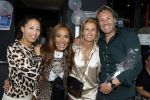 Amsterdam 26 juni 2022
Presentatie nieuwe lijn van Patty Brard en het kruitvat bij de borrelbar. Patty Brard Maureen du Toit Anouk Smulders Selma v Dijk en Victor Brand
