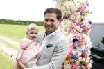 Oosterblokker 18 juni 2022
Irene Schouten en Dirkjan Mak trouwen in de tuin bij de ouders van Dirkjan . Peter Post met dochter en zijn schoonouders