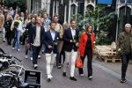 Amsterdam 6 juli 2022
Precies 1 jaar geleden werd op deze plek Peter R de Vries neergeschoten. De redaktie en presentatoren van RTL Boulevard leggen een witte roos neer . OA aanwezig Georgette Schlick Peter v d Vorst Sven Sauve Marieke Elsinga Vivienne v d Assem Aran Bade Jeroen Kijk in de Vegte Arno Kantelberg Eveline Stallaart Clarice Stenger Leon de Ruyter Dries Roelvink en Tim Oliehoek .