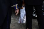 Amsterdam 14 juni 2022
Koning Willem Alexander en prinses Beatrix arriveren beide in hun audi A8 bij het paleis op de dam. Tas met daarop foto's van Prinses Amalia Prinses Ariane en Prinses Alexia