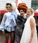 Amsterdam 25 juni 2022
Het damdiner tbv het aidsfonds wordt voor de 30e keer georganiseerd . Het vind dit jaar plaats in AFAS Live. Prinses Mabel kwam met haar zussen