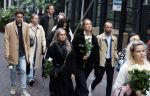 Amsterdam 6 juli 2022
Precies 1 jaar geleden werd op deze plek Peter R de Vries neergeschoten. De redaktie en presentatoren van RTL Boulevard leggen een witte roos neer . OA aanwezig Georgette Schlick Peter v d Vorst Sven Sauve Marieke Elsinga Vivienne v d Assem Aran Bade Jeroen Kijk in de Vegte Arno Kantelberg Eveline Stallaart Clarice Stenger Leon de Ruyter Dries Roelvink en Tim Oliehoek .