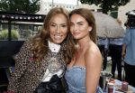 Amsterdam 26 juni 2022
Presentatie nieuwe lijn van Patty Brard en het kruitvat bij de borrelbar. Patty en sarah v Soelen
