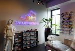 Amsterdam 8 junio 2022
Showroom sneakerslegend in Amsterdam . Heel veel Bn ers kopen daar hun schoenen/ sneakers.