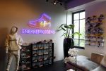 Amsterdam 8 junio 2022
Showroom sneakerslegend in Amsterdam . Heel veel Bn ers kopen daar hun schoenen/ sneakers.