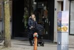 Amsterdam 30 maart 2022
Stephanie Klaver achter de kinderwagen in Amsterdam zuid