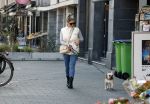 Amsterdam 15 maart 2022
Stephanie Tency met haar hondje in Amsterdam zuid.