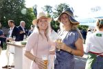 Haarzuilens 22 juni 2022
Haringparty bij kasteel de Haar in Haarzuilens .
Suzanne Jacobs met een vriendin
