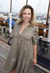Volendam 30 juni 2022
CD presentatie bij Lotje van Edwin v Hoevelaak en zijn vriendin Natasja Poels . jan Keizer reikte de eerste cd uit. Tamara Tol