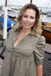 Volendam 30 juni 2022
CD presentatie bij Lotje van Edwin v Hoevelaak en zijn vriendin Natasja Poels . jan Keizer reikte de eerste cd uit. Tamara Tol