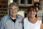 Amsterdam 19 juli 2022
Laatste optreden Willeke Albertri in het concertgebouw. Binnenkomst gasten. Tonny Eyk met zijn vrouw