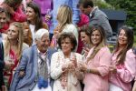 Nuland 13 juni 2022
Presentatie Toos wijn vernoemd naar Toos v d Valk . Bijna de hele familie is aan wezig in de tuin van het familie huis.
