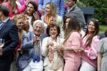Nuland 13 juni 2022
Presentatie Toos wijn vernoemd naar Toos v d Valk . Bijna de hele familie is aan wezig in de tuin van het familie huis.