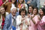 Nuland 13 juni 2022
Presentatie Toos wijn vernoemd naar Toos v d Valk . Bijna de hele familie is aan wezig in de tuin van het familie huis.
