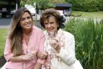 Nuland 13 juni 2022
Presentatie Toos wijn vernoemd naar Toos v d Valk . Bijna de hele familie is aan wezig in de tuin van het familie huis.