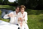 Nuland 13 juni 2022
Presentatie Toos wijn vernoemd naar Toos v d Valk . Bijna de hele familie is aan wezig in de tuin van het familie huis.
