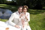 Nuland 13 juni 2022
Presentatie Toos wijn vernoemd naar Toos v d Valk . Bijna de hele familie is aan wezig in de tuin van het familie huis.