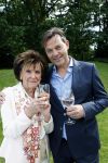 Nuland 13 juni 2022
Presentatie Toos wijn vernoemd naar Toos v d Valk . Bijna de hele familie is aan wezig in de tuin van het familie huis.
