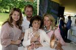 Nuland 13 juni 2022
Presentatie Toos wijn vernoemd naar Toos v d Valk . Bijna de hele familie is aan wezig in de tuin van het familie huis.