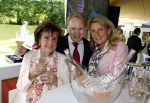 Nuland 13 juni 2022
Presentatie Toos wijn vernoemd naar Toos v d Valk . Bijna de hele familie is aan wezig in de tuin van het familie huis.