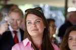 Nuland 13 juni 2022
Presentatie Toos wijn vernoemd naar Toos v d Valk . Bijna de hele familie is aan wezig in de tuin van het familie huis. kleindochter