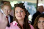 Nuland 13 juni 2022
Presentatie Toos wijn vernoemd naar Toos v d Valk . Bijna de hele familie is aan wezig in de tuin van het familie huis. kleindochter