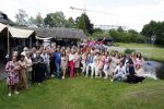 Nuland 13 juni 2022
Presentatie Toos wijn vernoemd naar Toos v d Valk . Bijna de hele familie is aan wezig in de tuin van het familie huis.