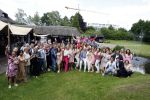Nuland 13 juni 2022
Presentatie Toos wijn vernoemd naar Toos v d Valk . Bijna de hele familie is aan wezig in de tuin van het familie huis.