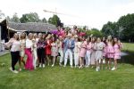 Nuland 13 juni 2022
Presentatie Toos wijn vernoemd naar Toos v d Valk . Bijna de hele familie is aan wezig in de tuin van het familie huis.
