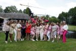 Nuland 13 juni 2022
Presentatie Toos wijn vernoemd naar Toos v d Valk . Bijna de hele familie is aan wezig in de tuin van het familie huis.