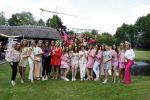 Nuland 13 juni 2022
Presentatie Toos wijn vernoemd naar Toos v d Valk . Bijna de hele familie is aan wezig in de tuin van het familie huis.
