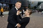 Amsterdam 25 juni 2022
Het damdiner tbv het aidsfonds wordt voor de 30e keer georganiseerd . Het vind dit jaar plaats in AFAS Live. Victoria Koblenko met haar man Levchenko