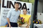 Amsterdam 14 juni 2022
Ontbijt georganisserd door Linda.nl en Victoria Koblenko met haar man Evgeniy Levchenko. Er is een aktie #bloemenvoorOekraine in het leven geroepen.