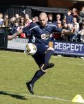 Utrecht 27 maart 2022
Bij voetbalclub DHSC in Utrecht wordt een dag georganiseerd waar geld opgehaald wordt voor Ukraine. Wesley Sneijder Mart Hoogkamer Evgeniy Levchenko Djarno Hofland Juvat Westendorp Koen Weijland Noa Zeeuw Glenn Helder ea spelen oa mee.