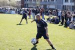 Utrecht 27 maart 2022
Bij voetbalclub DHSC in Utrecht wordt een dag georganiseerd waar geld opgehaald wordt voor Ukraine. Wesley Sneijder Mart Hoogkamer Evgeniy Levchenko Djarno Hofland Juvat Westendorp Koen Weijland Noa Zeeuw Glenn Helder ea spelen oa mee.