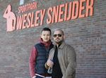 Utrecht 27 maart 2022
Bij voetbalclub DHSC in Utrecht wordt een dag georganiseerd waar geld opgehaald wordt voor Ukraine. Wesley Sneijder Mart Hoogkamer Evgeniy Levchenko Djarno Hofland Juvat Westendorp Koen Weijland Noa Zeeuw Glenn Helder ea spelen oa mee.