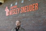 Utrecht 27 maart 2022
Bij voetbalclub DHSC in Utrecht wordt een dag georganiseerd waar geld opgehaald wordt voor Ukraine. Wesley Sneijder Mart Hoogkamer Evgeniy Levchenko Djarno Hofland Juvat Westendorp Koen Weijland Noa Zeeuw Glenn Helder ea spelen oa mee.