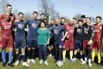 Utrecht 27 maart 2022
Bij voetbalclub DHSC in Utrecht wordt een dag georganiseerd waar geld opgehaald wordt voor Ukraine. Wesley Sneijder Mart Hoogkamer Evgeniy Levchenko Djarno Hofland Juvat Westendorp Koen Weijland Noa Zeeuw Glenn Helder ea spelen oa mee.