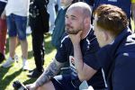 Utrecht 27 maart 2022
Bij voetbalclub DHSC in Utrecht wordt een dag georganiseerd waar geld opgehaald wordt voor Ukraine. Wesley Sneijder Mart Hoogkamer Evgeniy Levchenko Djarno Hofland Juvat Westendorp Koen Weijland Noa Zeeuw Glenn Helder ea spelen oa mee.