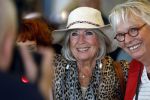 Amsterdam 1 juli 2022
Onthulling kunstwerk met daarop Willy Alberti en Johnny Kraaijkamp bij hotel Americain.
Aanwezig de kinderen Tonny Alberti en Willeke Alberti en Johnny Kraaijkamp en Sanne Kraaijkamp. Willeke met Frits Huffnagel en Imca Marina