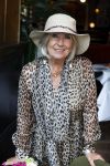 Amsterdam 1 juli 2022
Onthulling kunstwerk met daarop Willy Alberti en Johnny Kraaijkamp bij hotel Americain.
Aanwezig de kinderen Tonny Alberti en Willeke Alberti en Johnny Kraaijkamp en Sanne Kraaijkamp. Willeke met Frits Huffnagel en Imca Marina