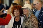 Amsterdam 1 juli 2022
Onthulling kunstwerk met daarop Willy Alberti en Johnny Kraaijkamp bij hotel Americain.
Aanwezig de kinderen Tonny Alberti en Willeke Alberti en Johnny Kraaijkamp en Sanne Kraaijkamp. Willeke en Imca Marina