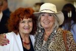 Amsterdam 1 juli 2022
Onthulling kunstwerk met daarop Willy Alberti en Johnny Kraaijkamp bij hotel Americain.
Aanwezig de kinderen Tonny Alberti en Willeke Alberti en Johnny Kraaijkamp en Sanne Kraaijkamp. Willeke en Imca Marina