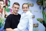Amsterdam 3 juli 2022
Premiere de Grote slijmfilm in pathe Arena .
Yolanthe Cabau v Kasbergen kwam met haar zoontje Xess Xava en Jessey Sneijder